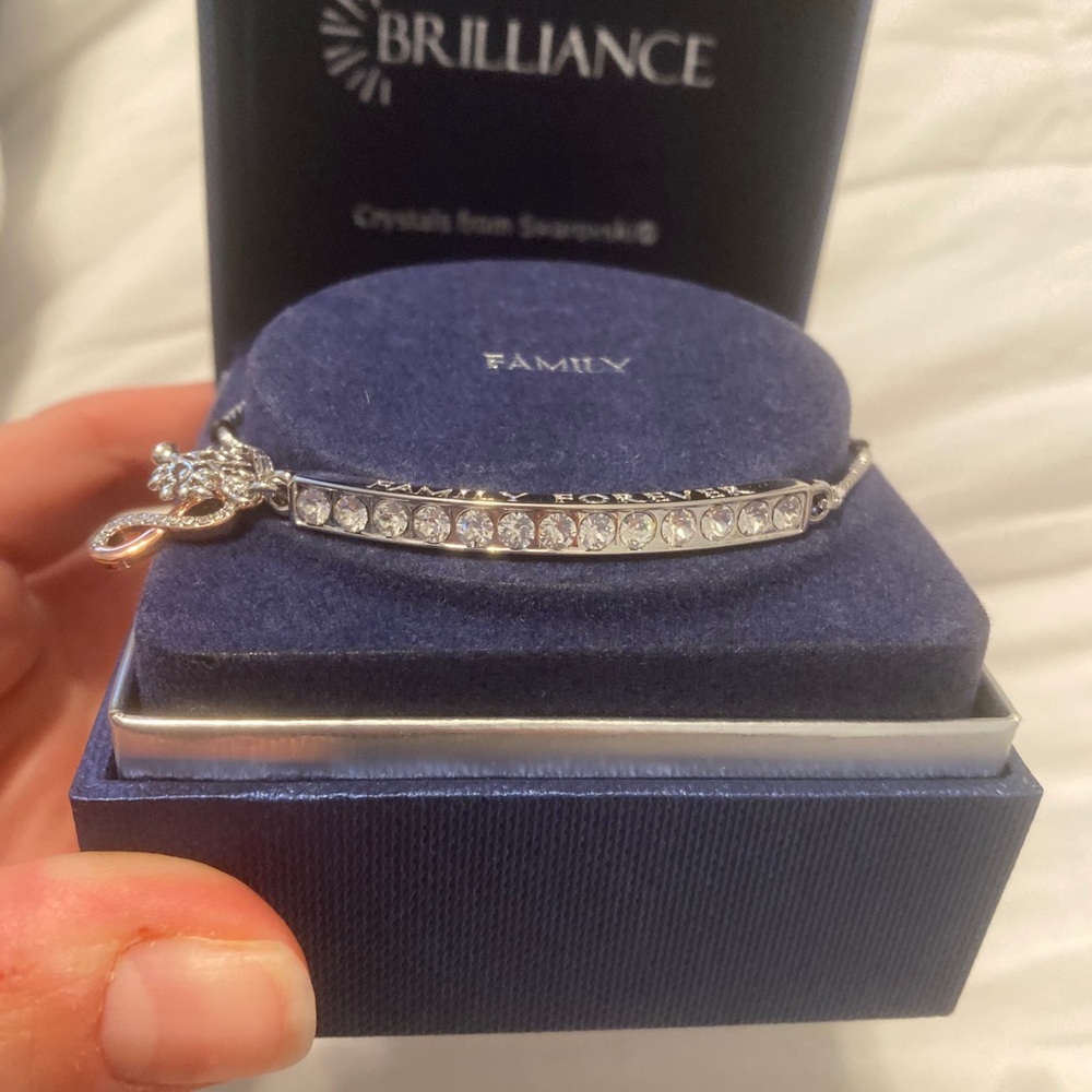 Brilliance Bar Bracelet with Swarovski Crystals